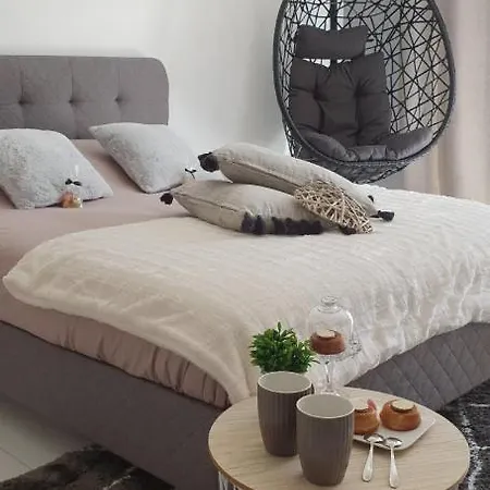 Le Cosy De Sarah Couette-café