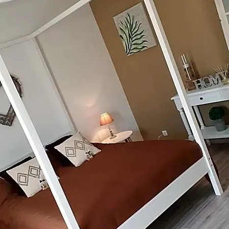 Le Cosy De Sarah Bed & Breakfast 3*
